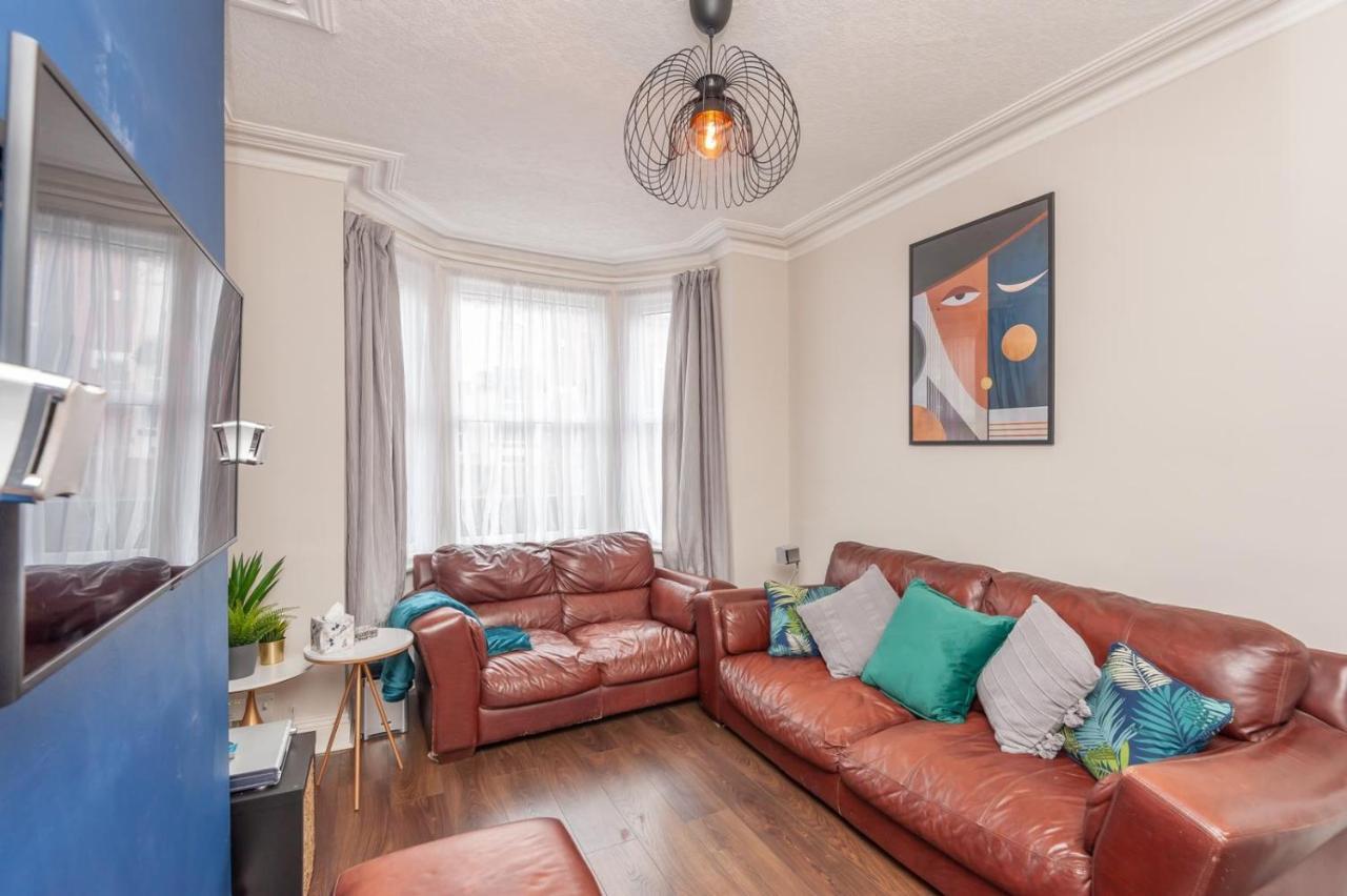Villa Leeds 4-Bed House - Sleeps 9 Free Parking & Wifi Exterior foto