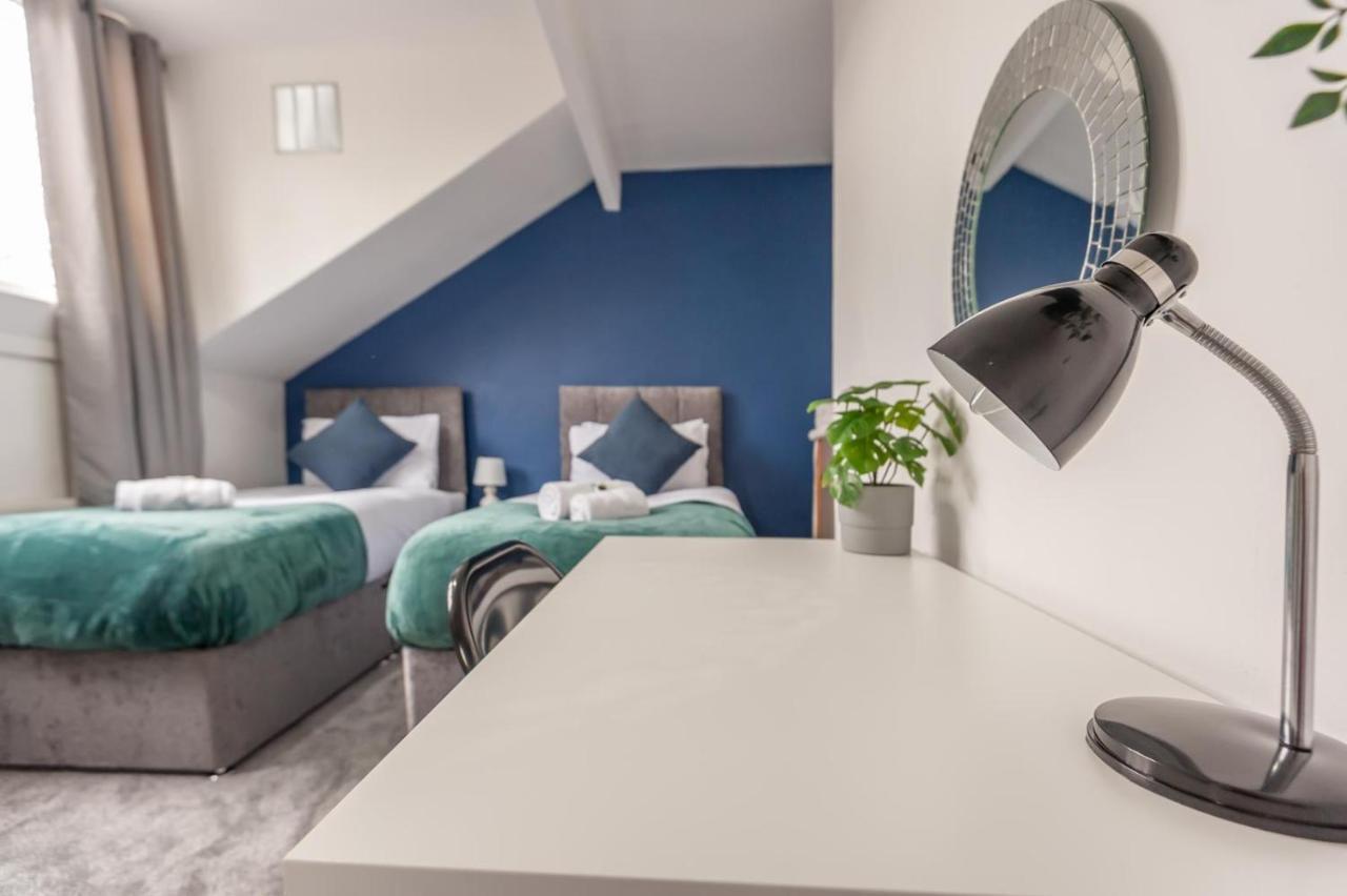 Villa Leeds 4-Bed House - Sleeps 9 Free Parking & Wifi Exterior foto