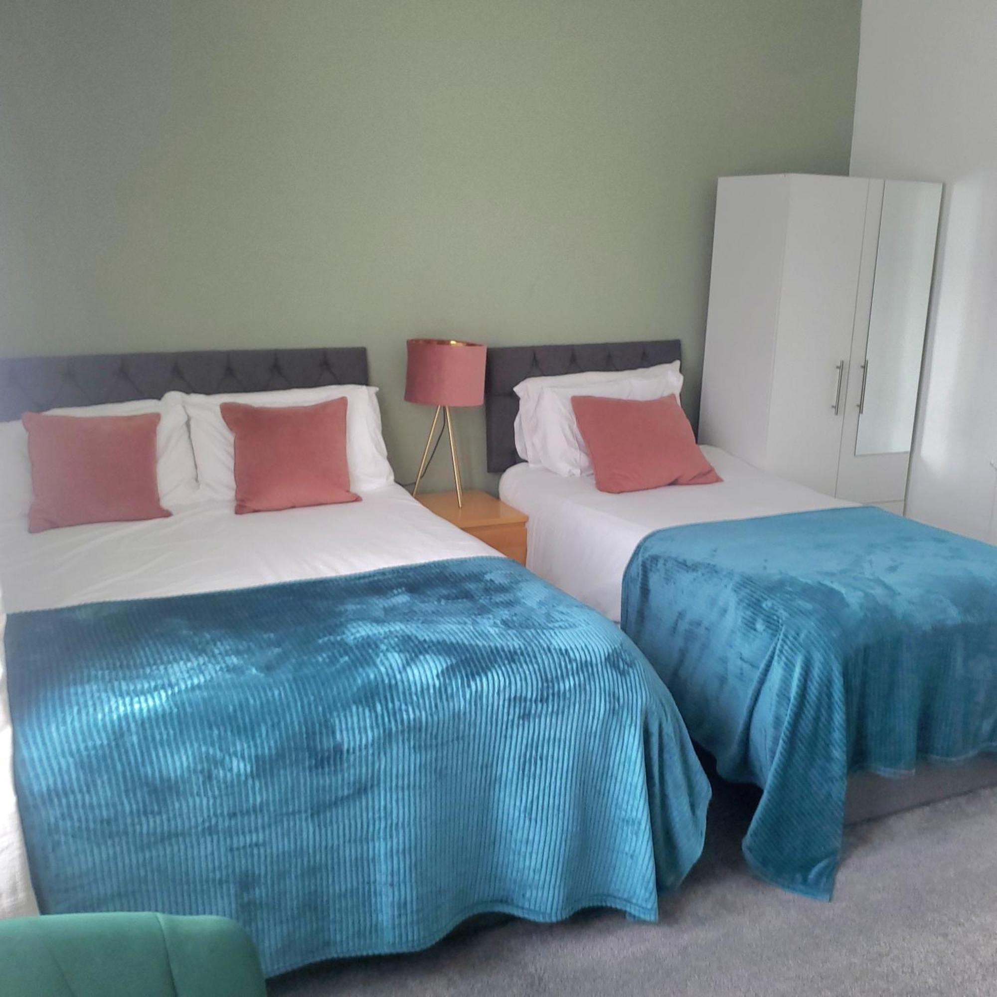 Villa Leeds 4-Bed House - Sleeps 9 Free Parking & Wifi Exterior foto